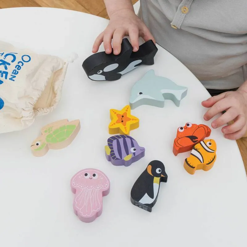 Le Toy Van Petilou Ocean Stacking Animals & Bag