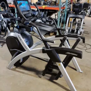 Life Fitness Arc Trainer Lower Body with Smartscreen